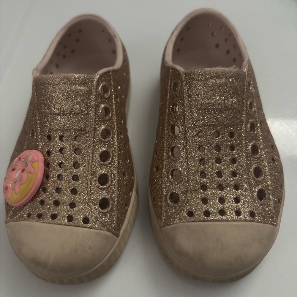 Native Shoes Glittery Golden Kids Water Shoes
